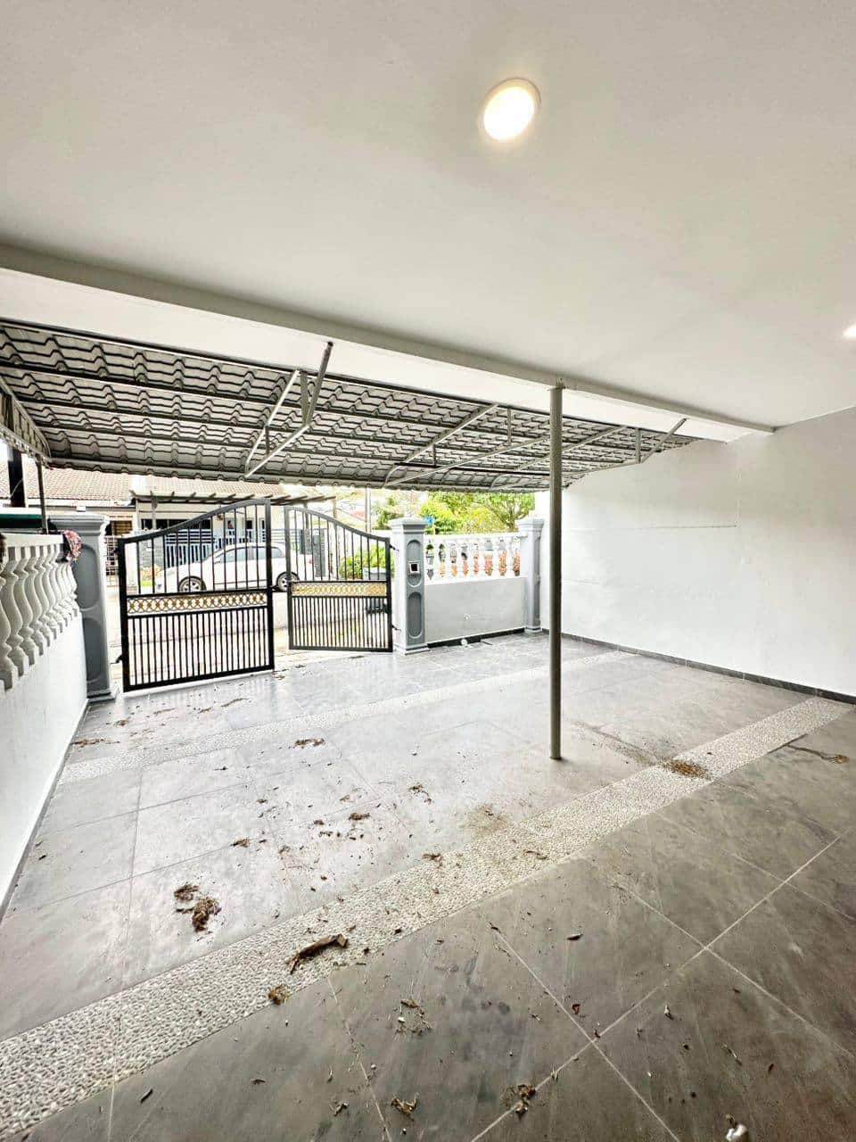 Low Cost Flat Taman Ungku Tun Aminah 5