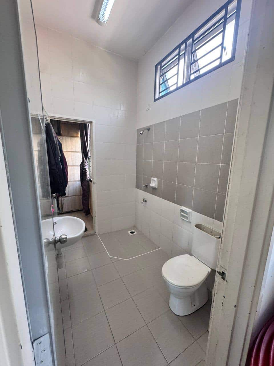 House Taman Perindustrian Senai 10