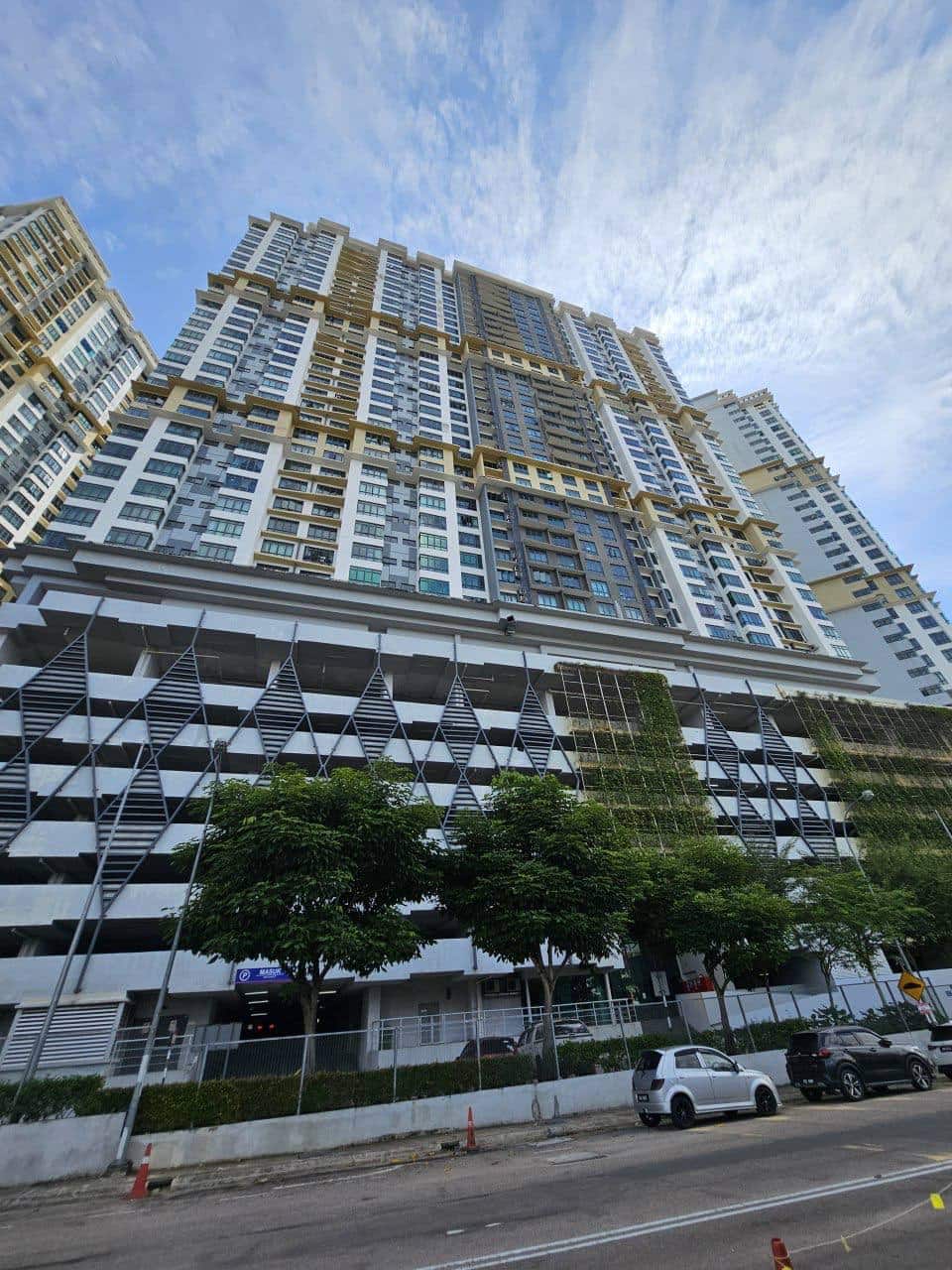 Service Apartment Green Haven 4