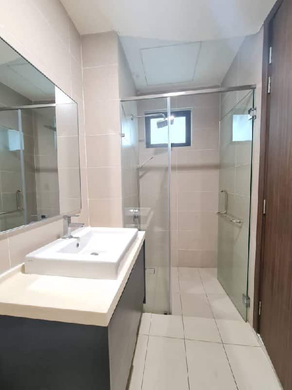 Service Apartment Green Haven 9