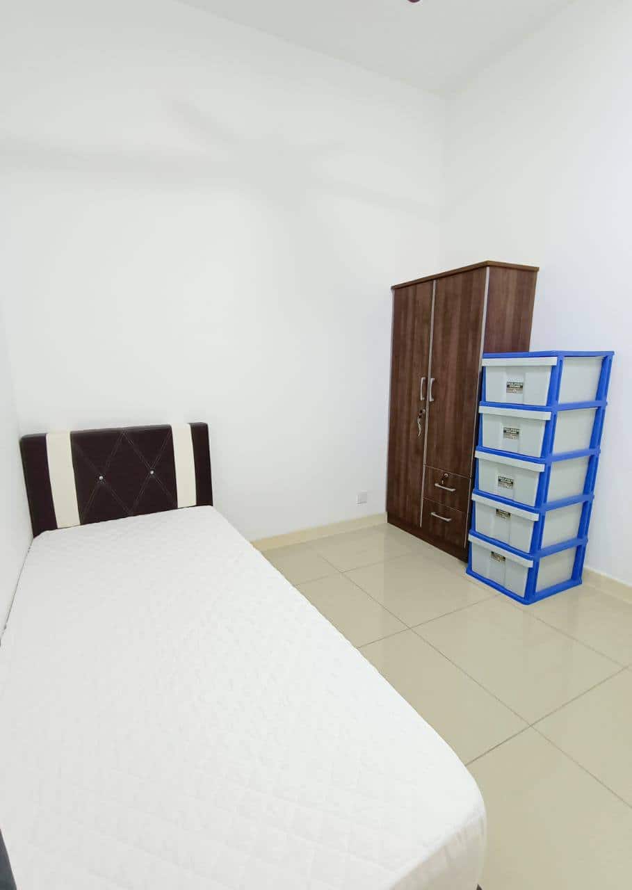 Service Apartment (Middle Floor) Greenfield Regency 5