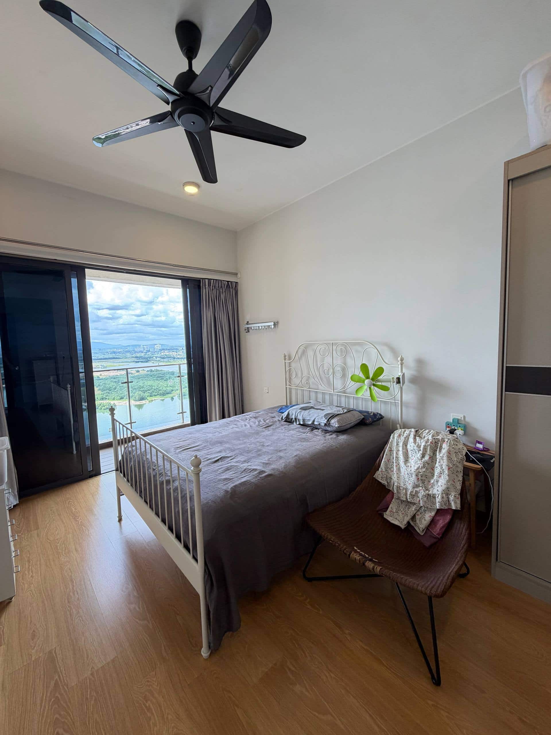 Condo Country Garden Danga Bay Royal Strand 6