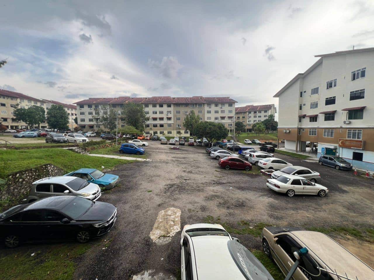 Medium Cost Flat Ehsan Jaya 11