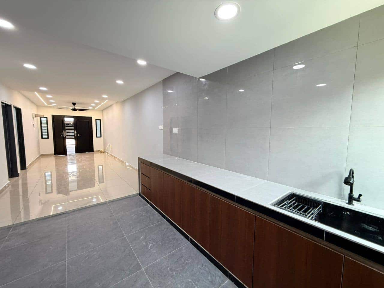Single Storey Low Cost - Intermedia unit Taman Universiti 2