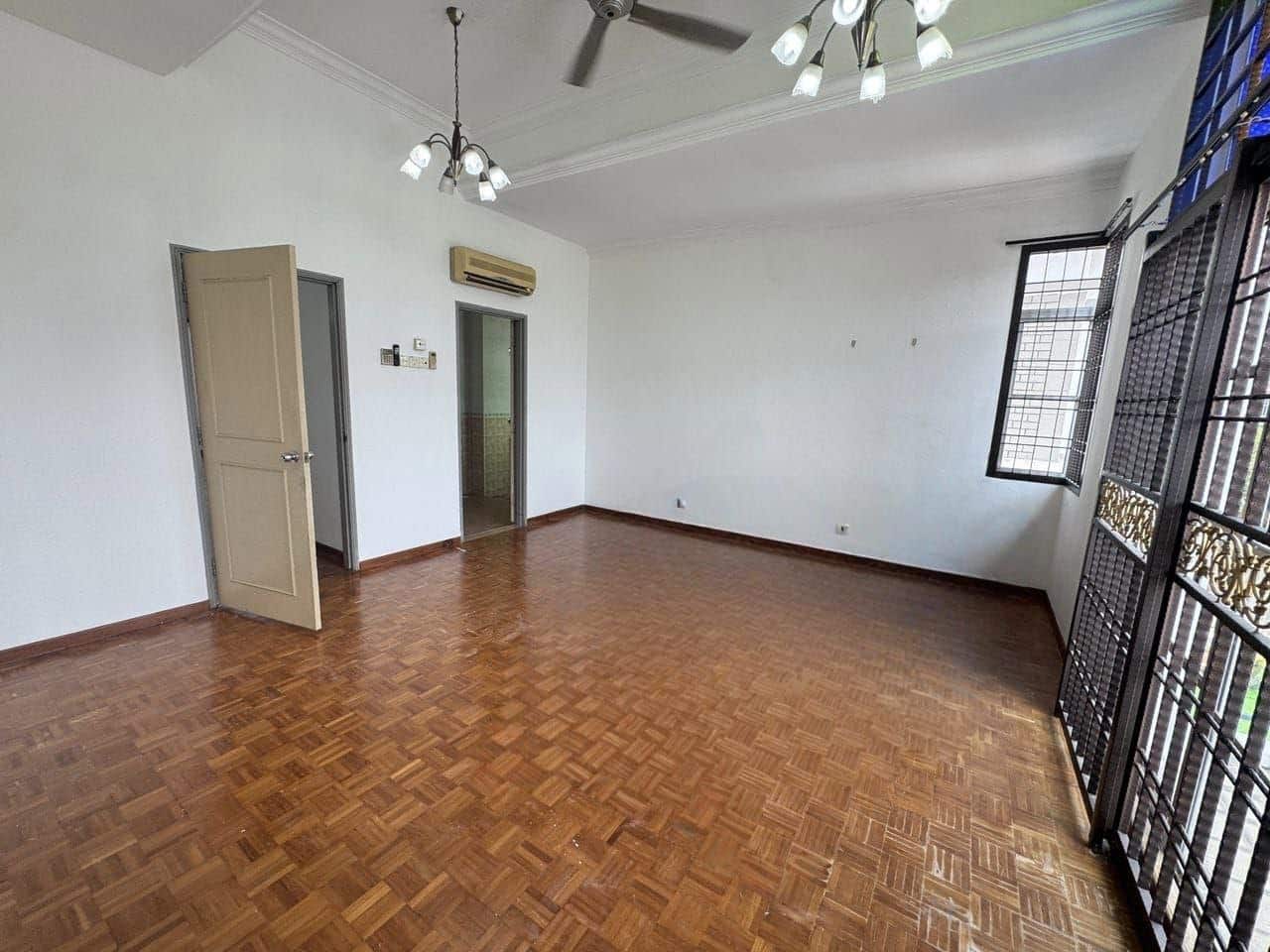 Double Storey Superlink House Taman Impian Emas 2