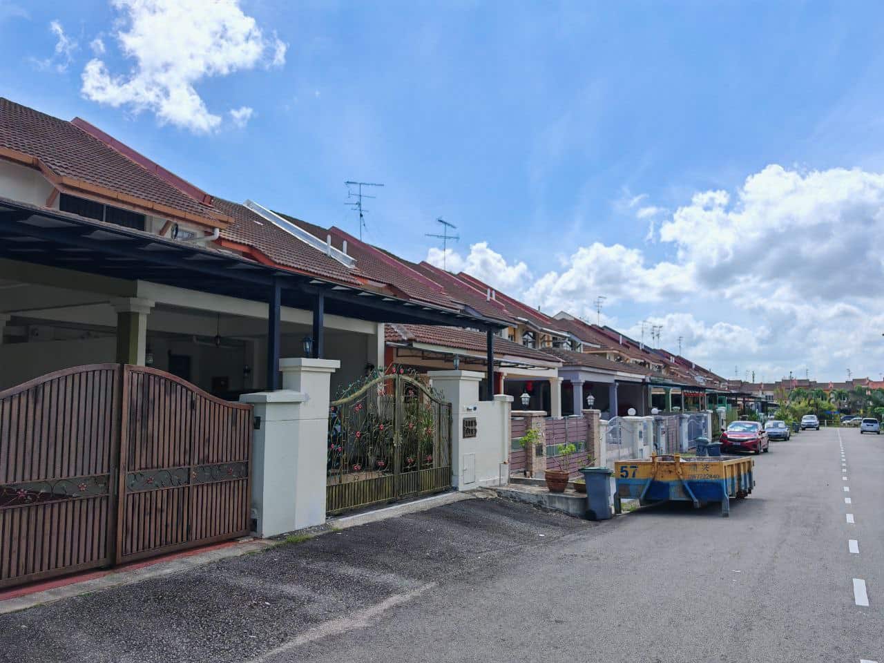 Double Storey Corner Lot Taman Mutiara Rini 4