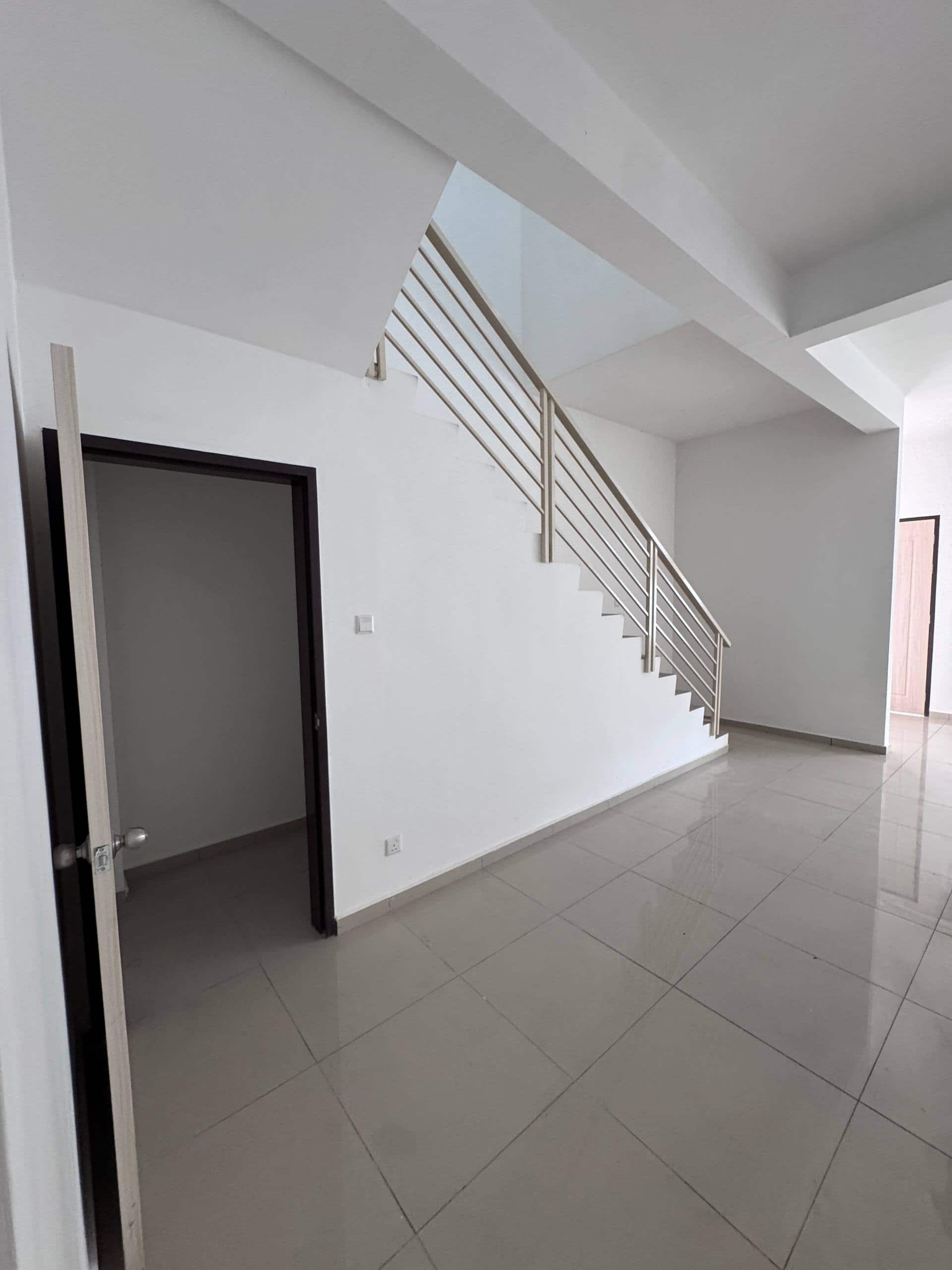 Double Storey Terrace House Bandar Layangkasa 3