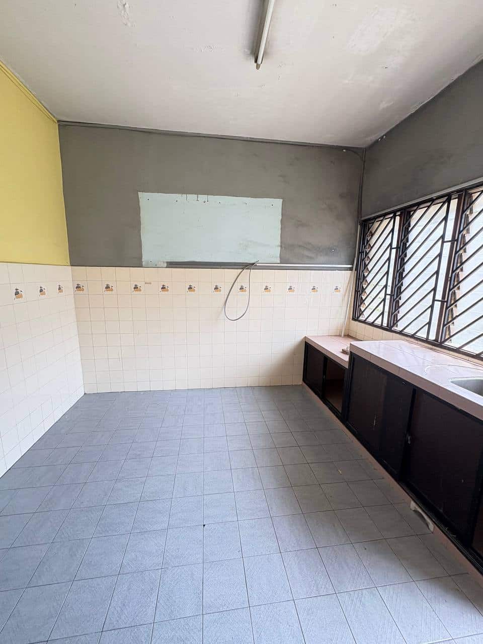 1.5 Storey intermediate lot Taman Bukit Kempas 9
