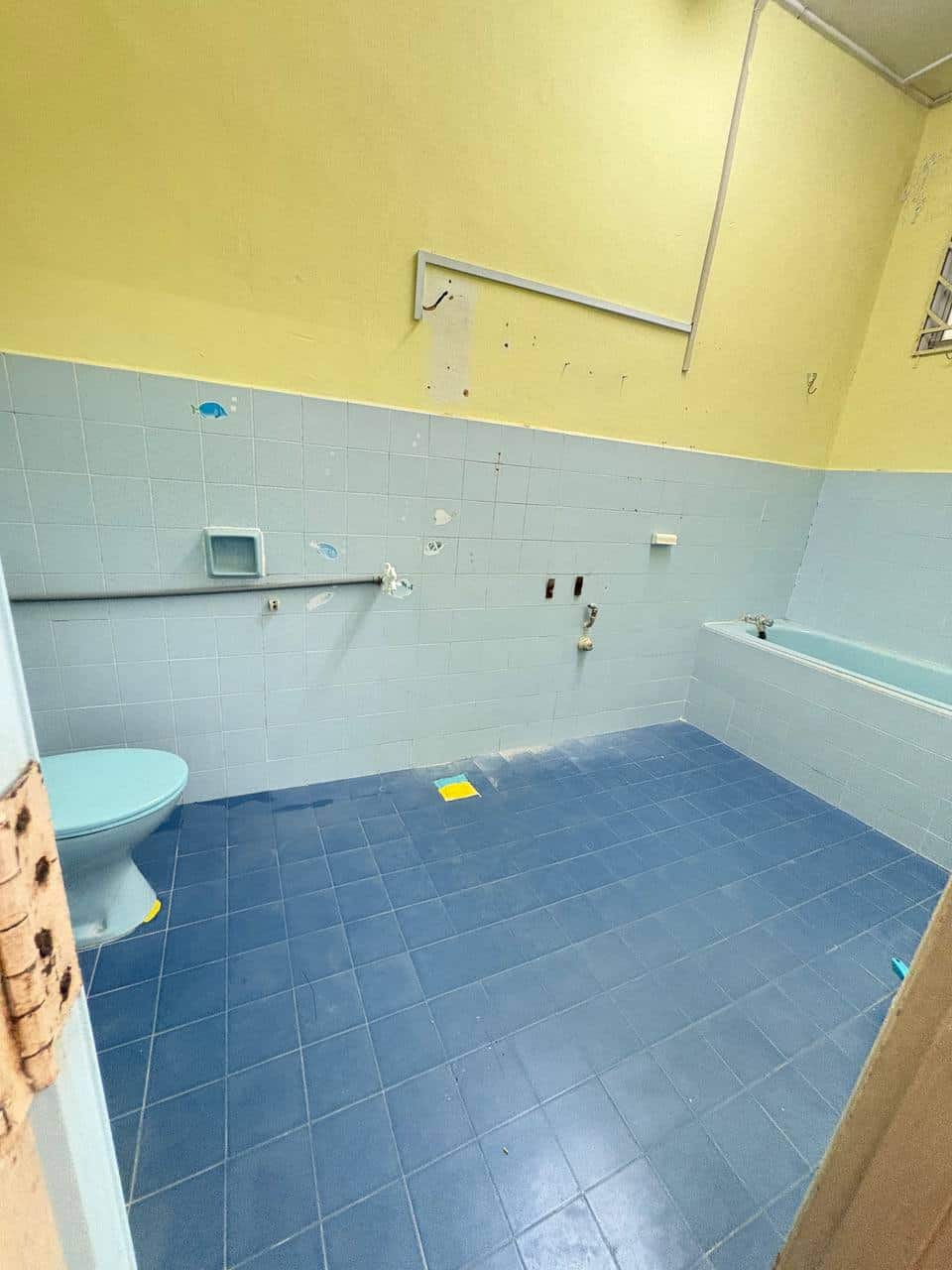 1.5 Storey intermediate lot Taman Bukit Kempas 10