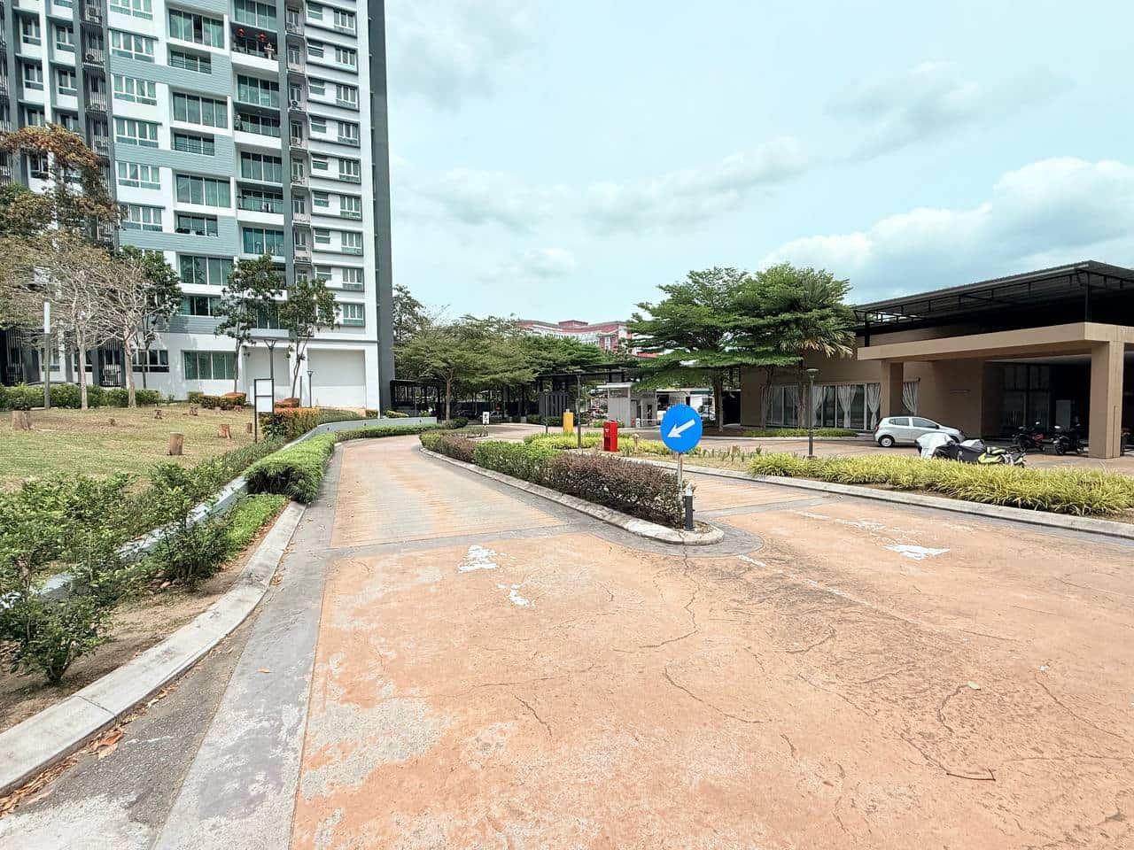 Condominium Epic Residence @ Larkin 2