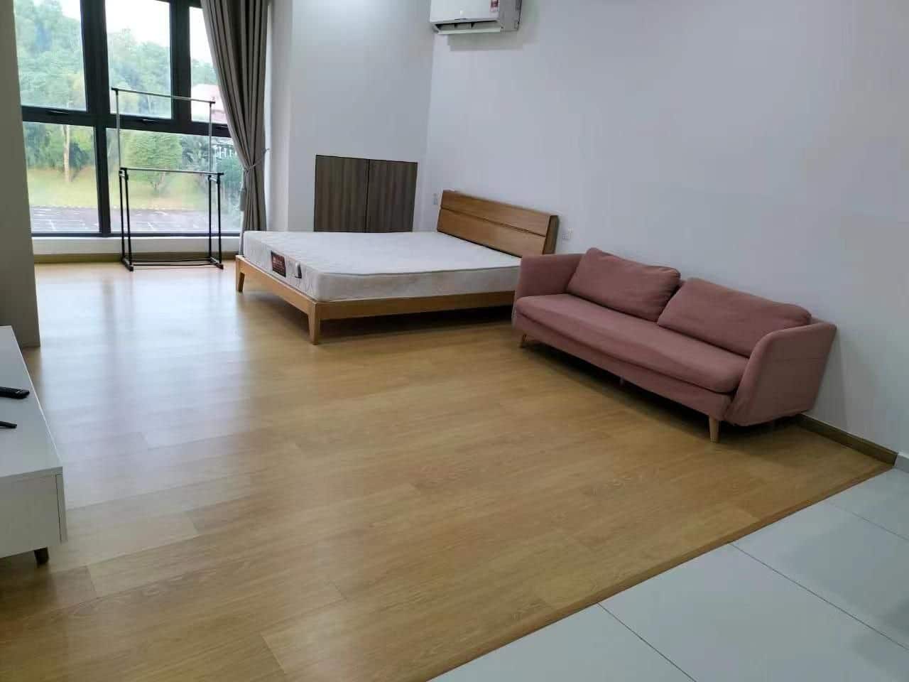 Studio Amberside Country Garden Danga Bay 2