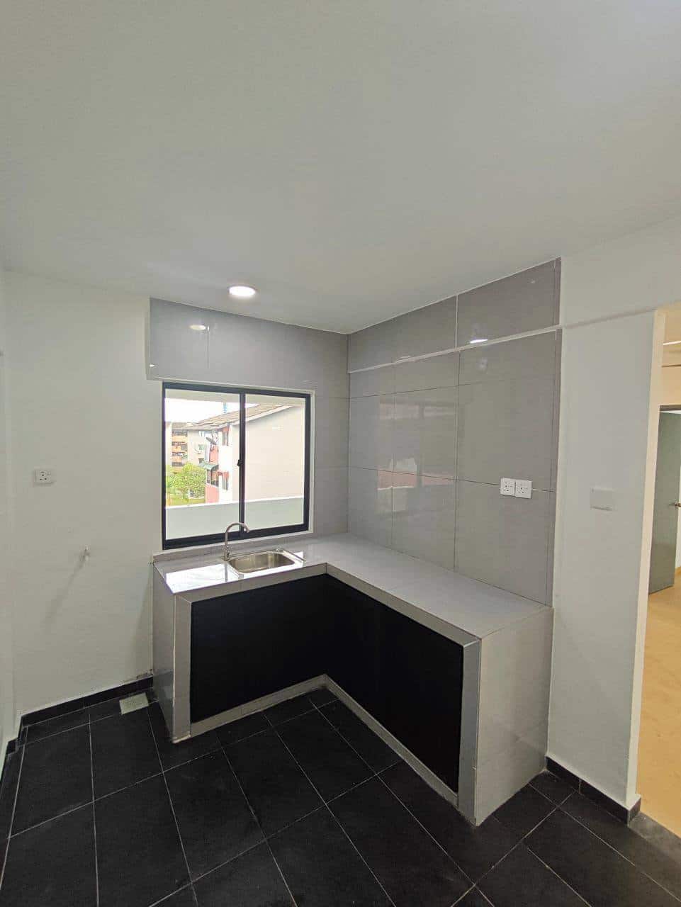 Condo Regalia Park 7