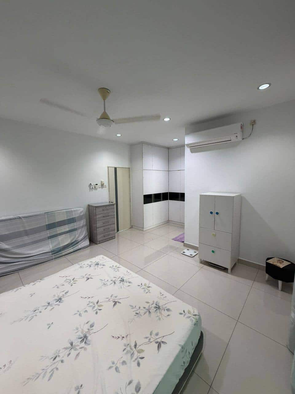 Double storey cluster corner Kempas Height 5