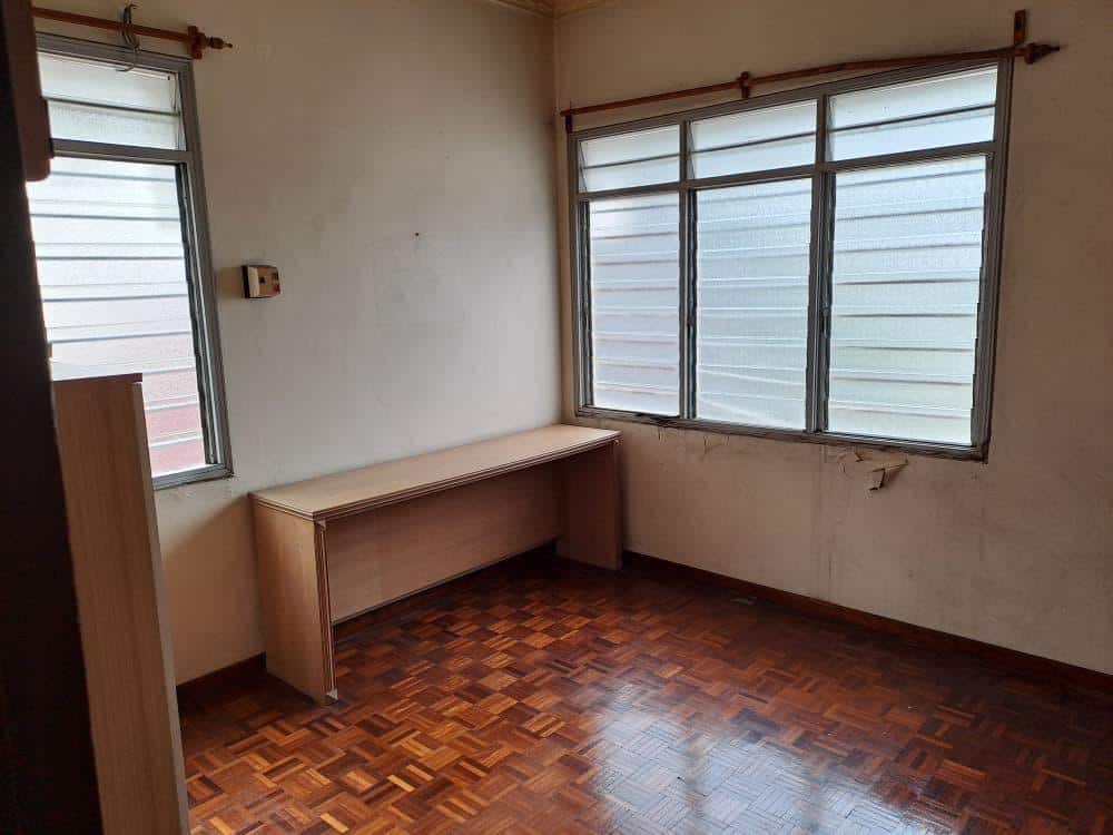 Double storey Semi D Taman Pelangi 5