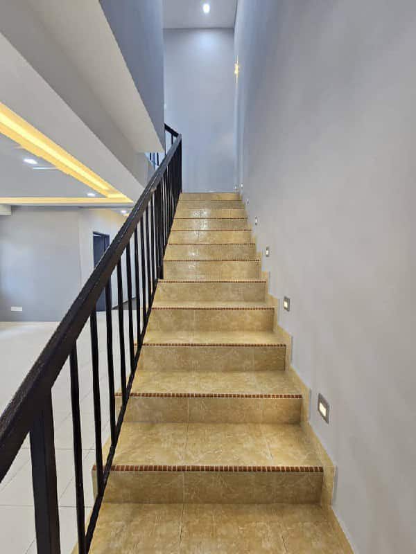 End Lot Bukit Indah 5