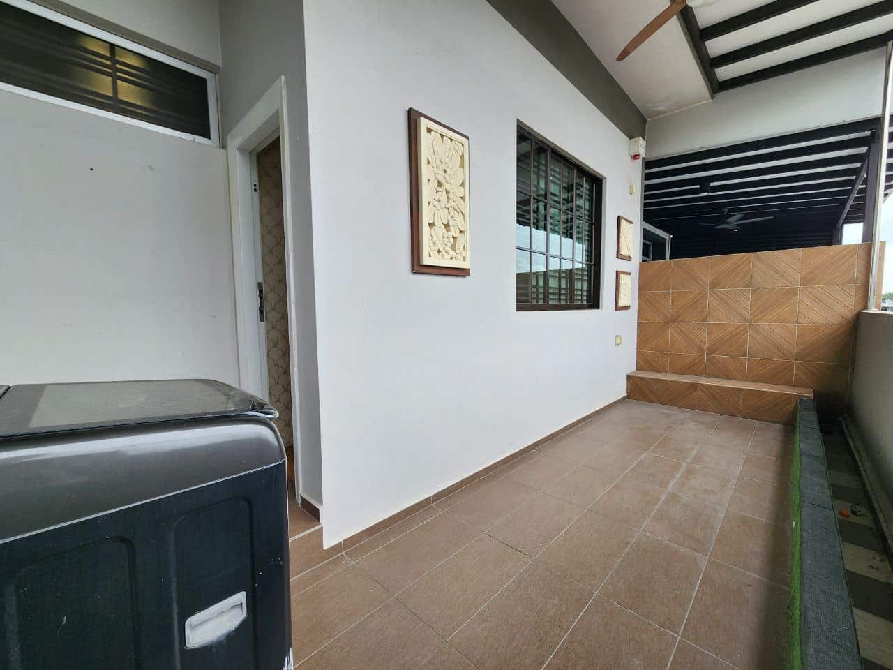 House Maya Height 6