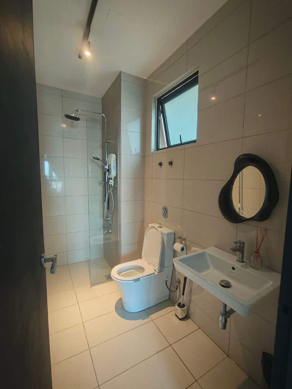 Condominium Paradigm Residensi 9