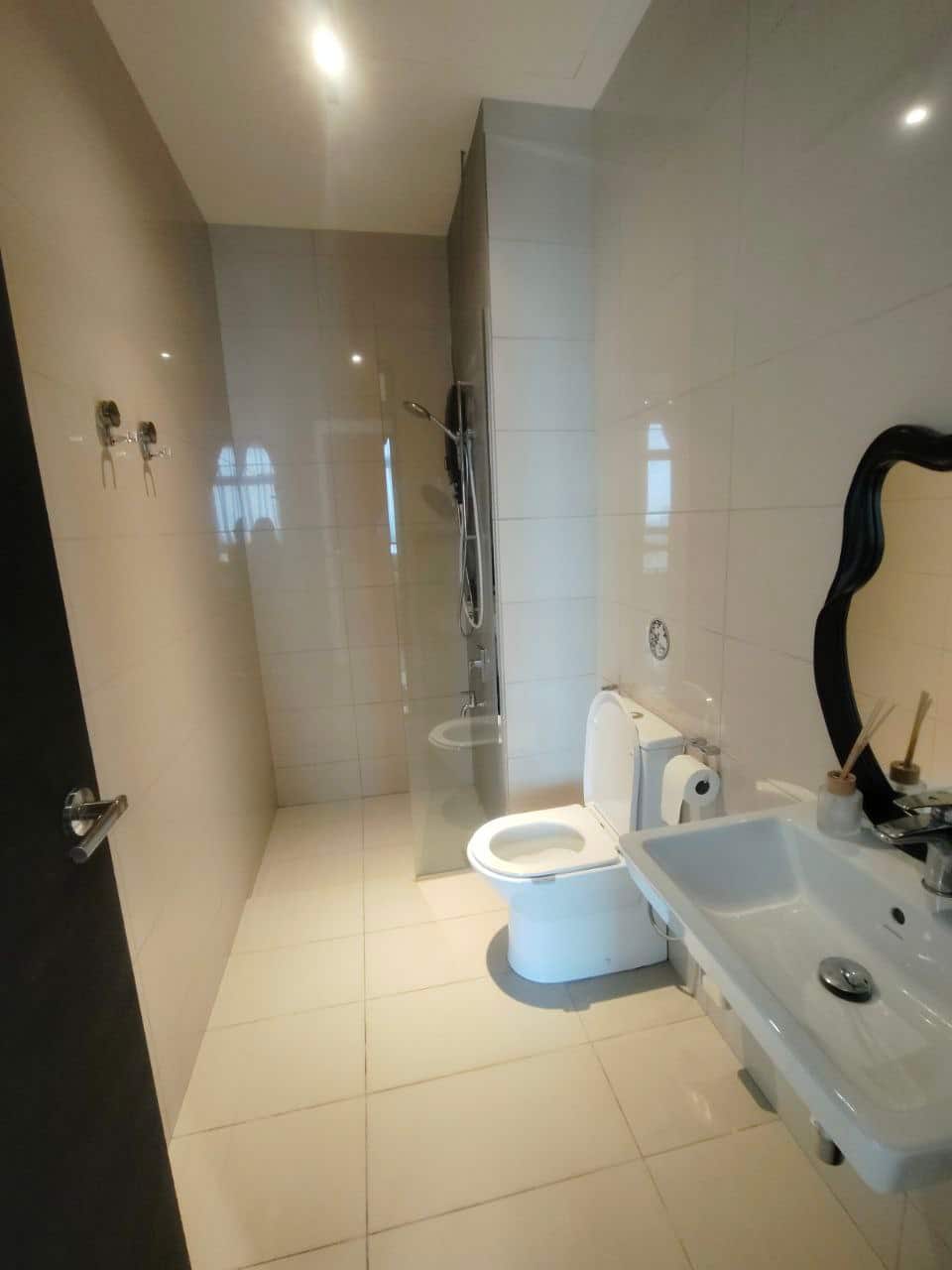 Condominium Paradigm Residensi 10