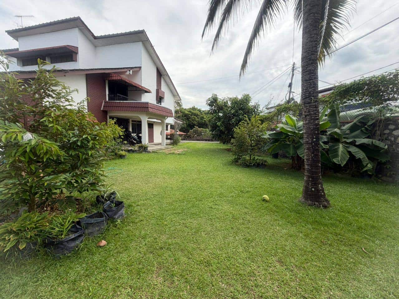 1.5 storey semi-D Serene Park 3