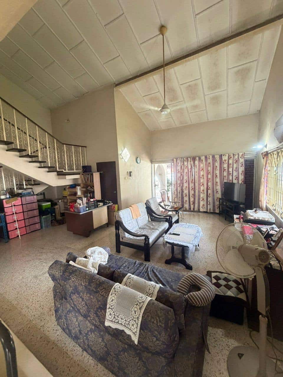 1.5 storey semi-D Serene Park