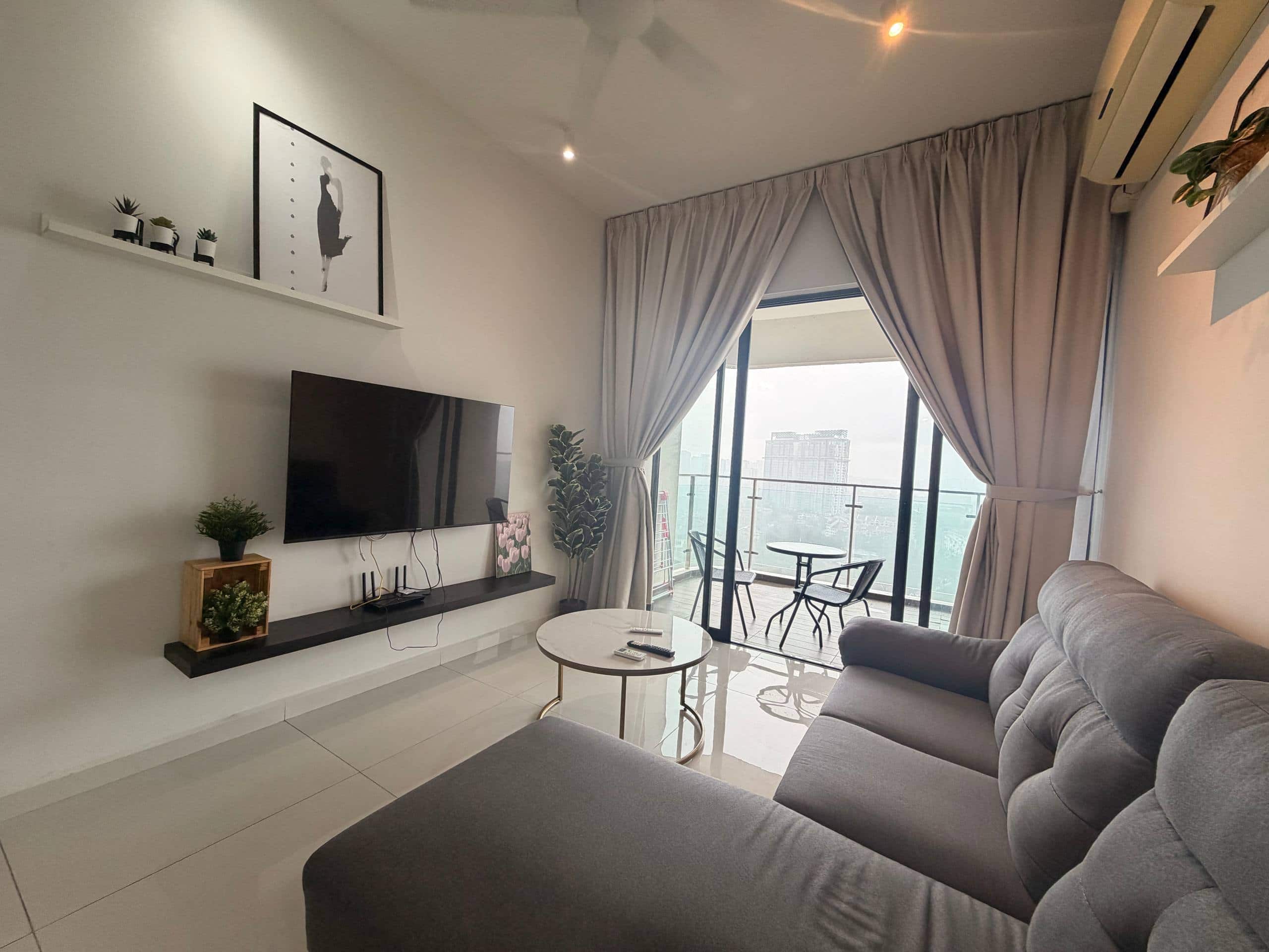 Serviced Apartment Bay Point @ Country Garden Danga Bay