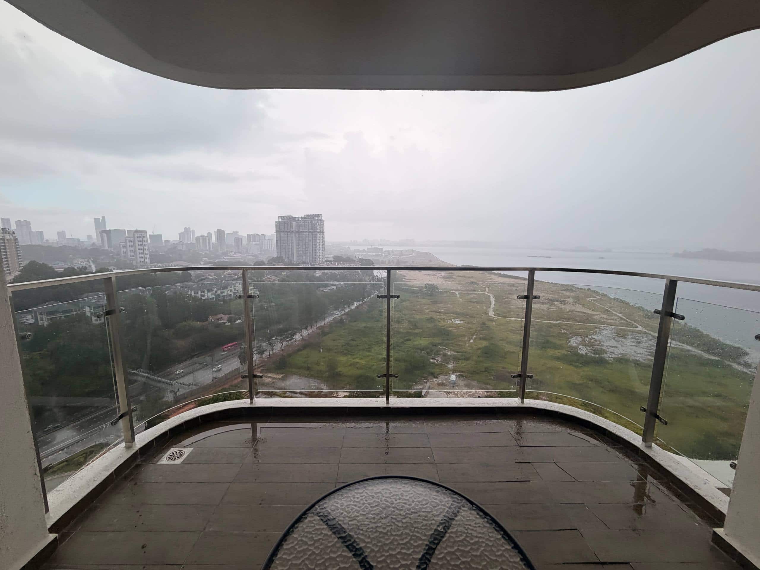 Serviced Apartment Bay Point @ Country Garden Danga Bay 3