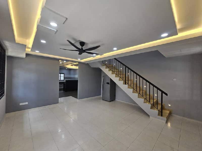 Double Storey Terrace Kulai Kelapa Sawit Scientex 2