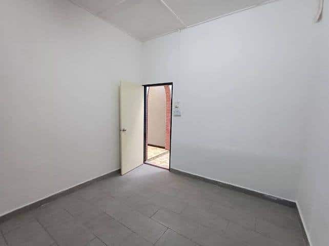 Single storey terrace house Jalan Santalia 1 8