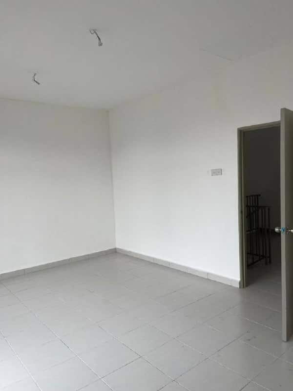 Single storey terrace house Taman Segamat Baru 7
