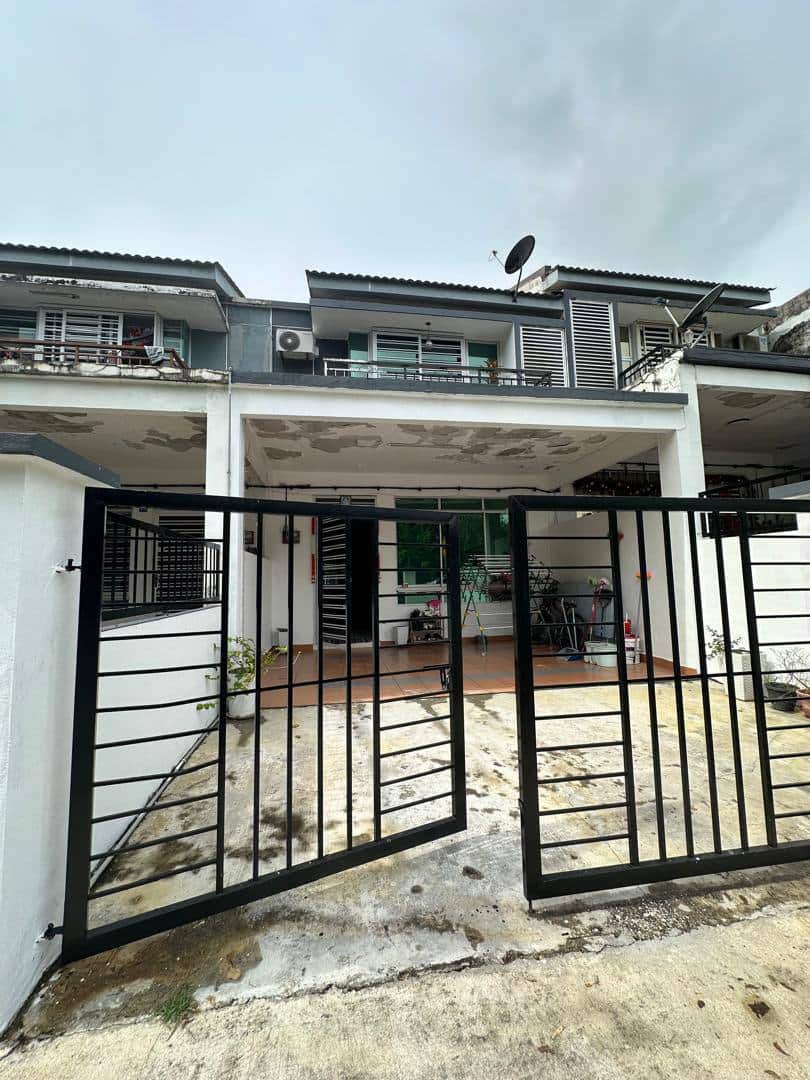 Double Storey Terrace House Molek