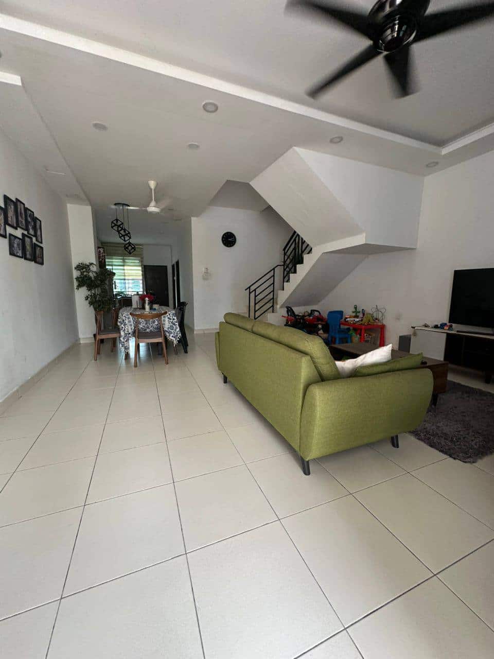 Double Storey Terrace House Molek 2