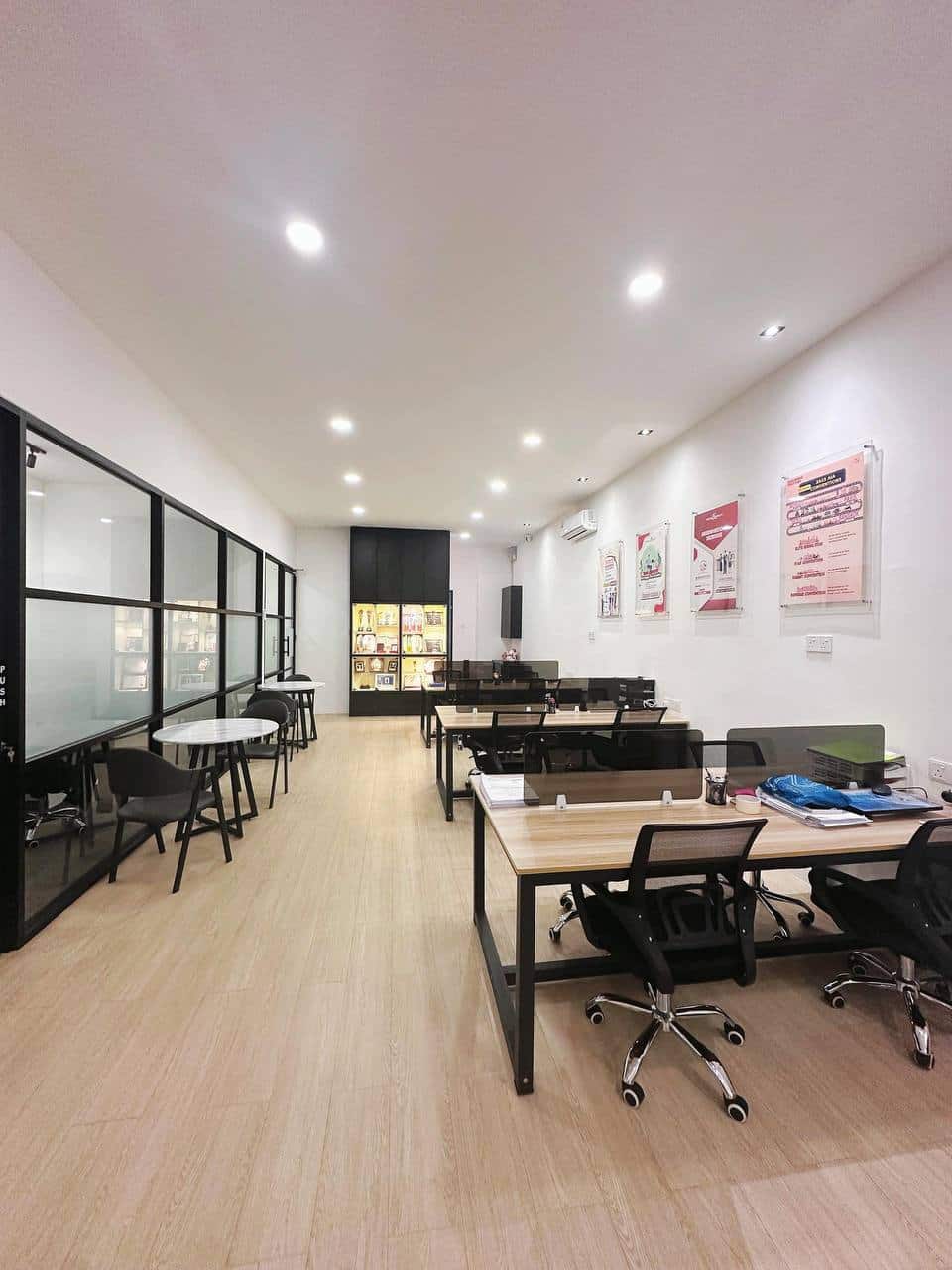 Shop Office 4-Storey Eco Palladium