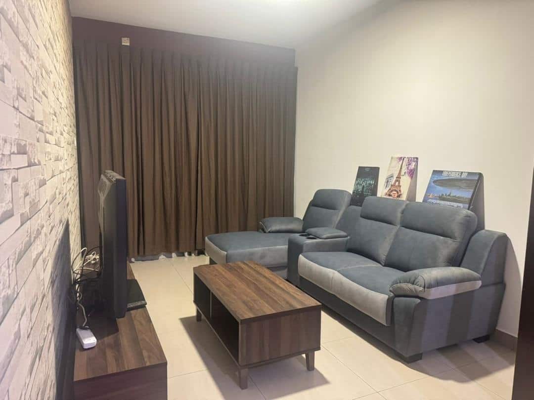 Service Apartment Suriamas @Larkin