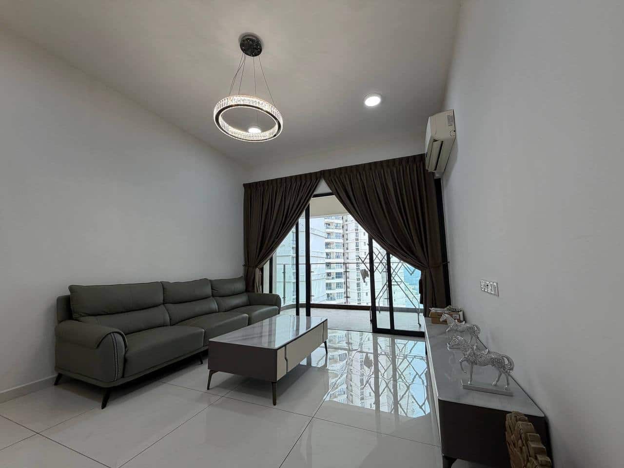 Condo Country Garden Danga Bay