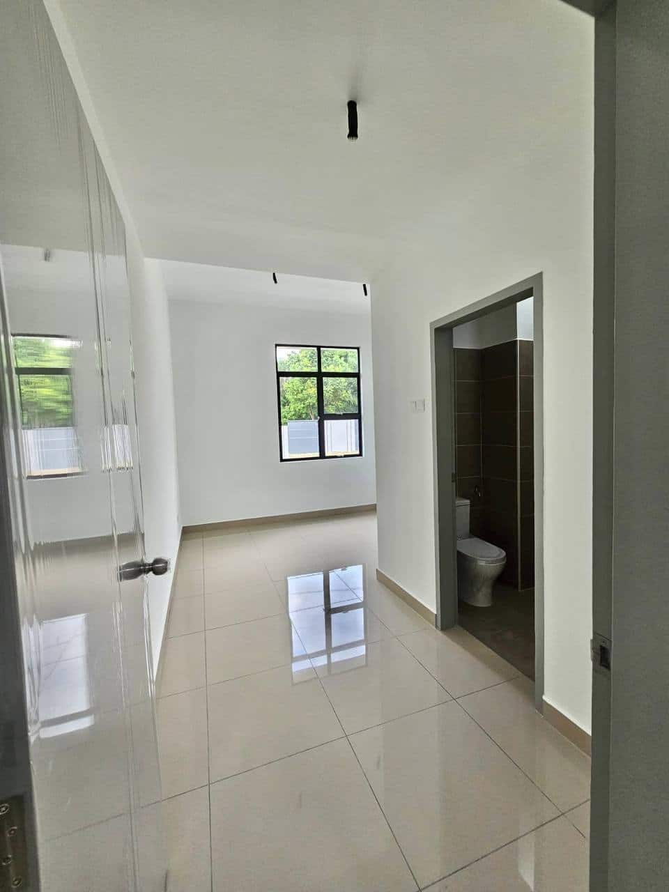 Double Storey @ Intermediate Molek 10