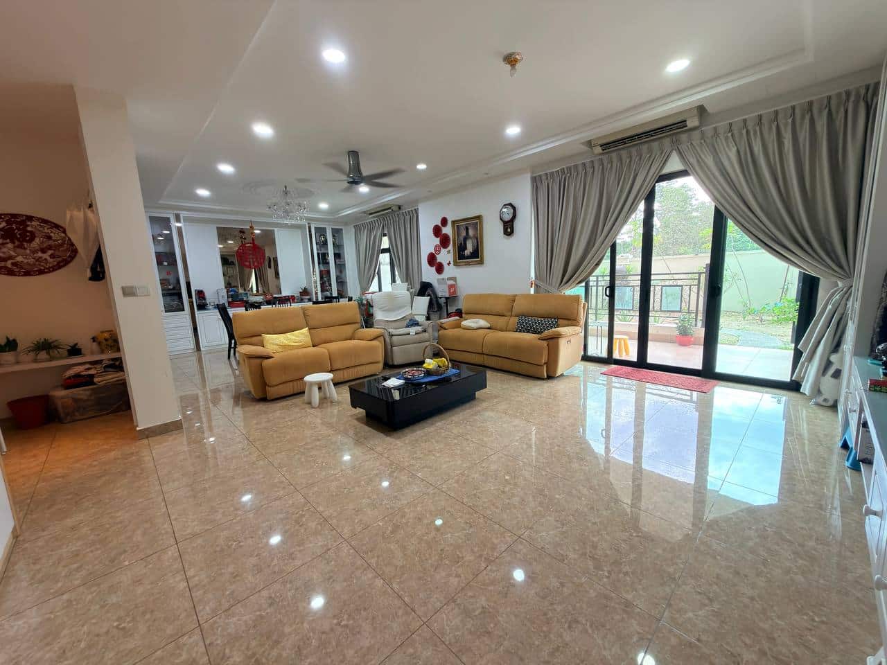 Condominium Laguna Heights