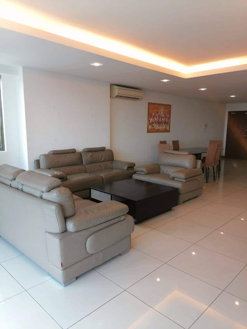 Condo Molek Pine 2 2