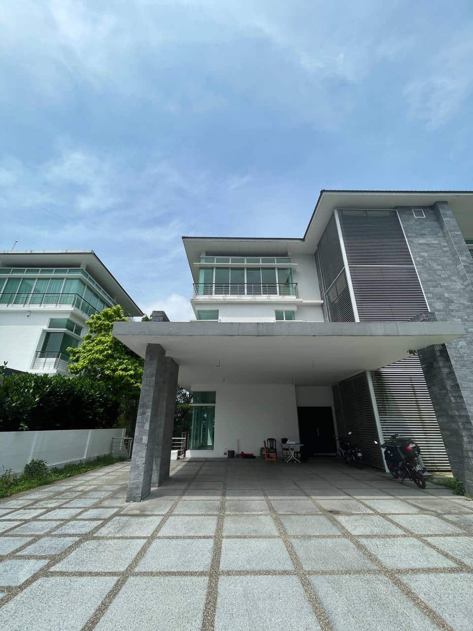 3 & 1/2 Storey Bungalow Straits View