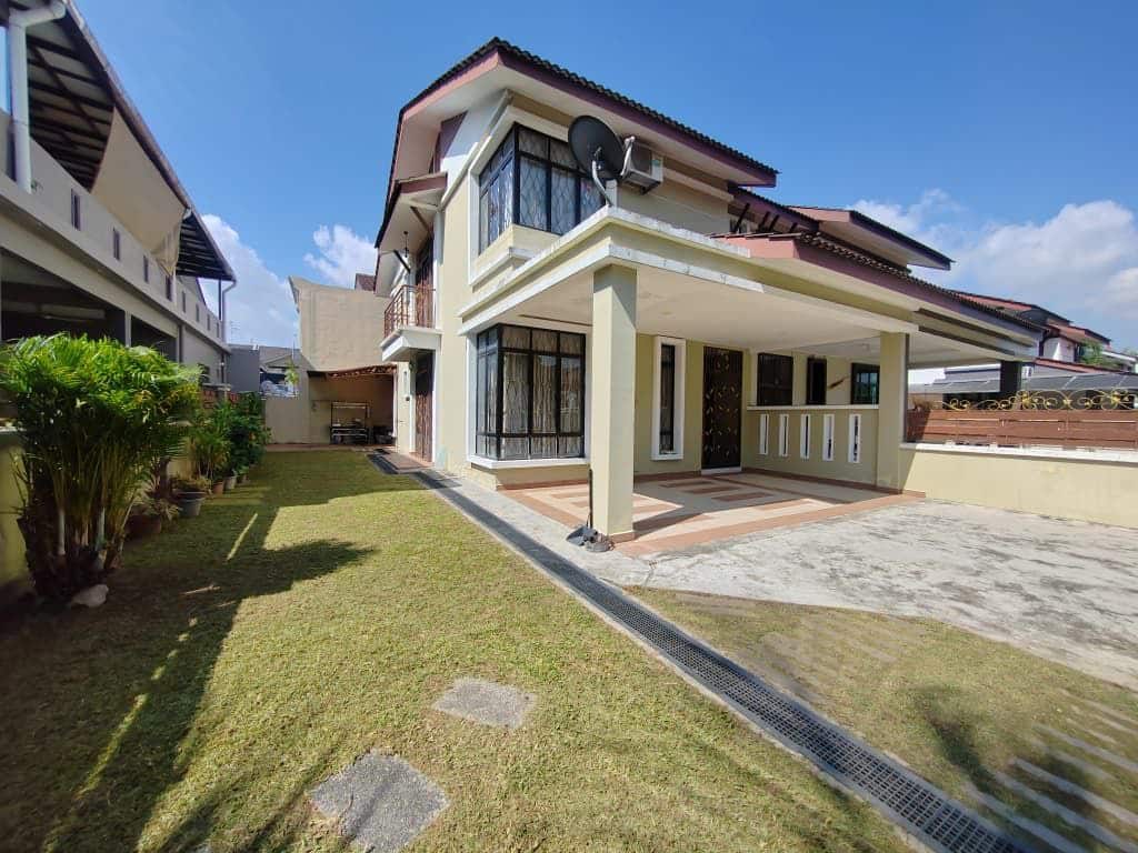 Double Storey Cluster House Taman Seri Austin