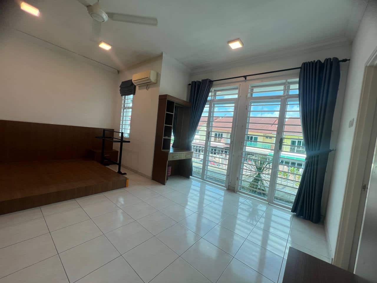 Double Storey Terrace (Intermediate Unit) Jalan Jasa 2