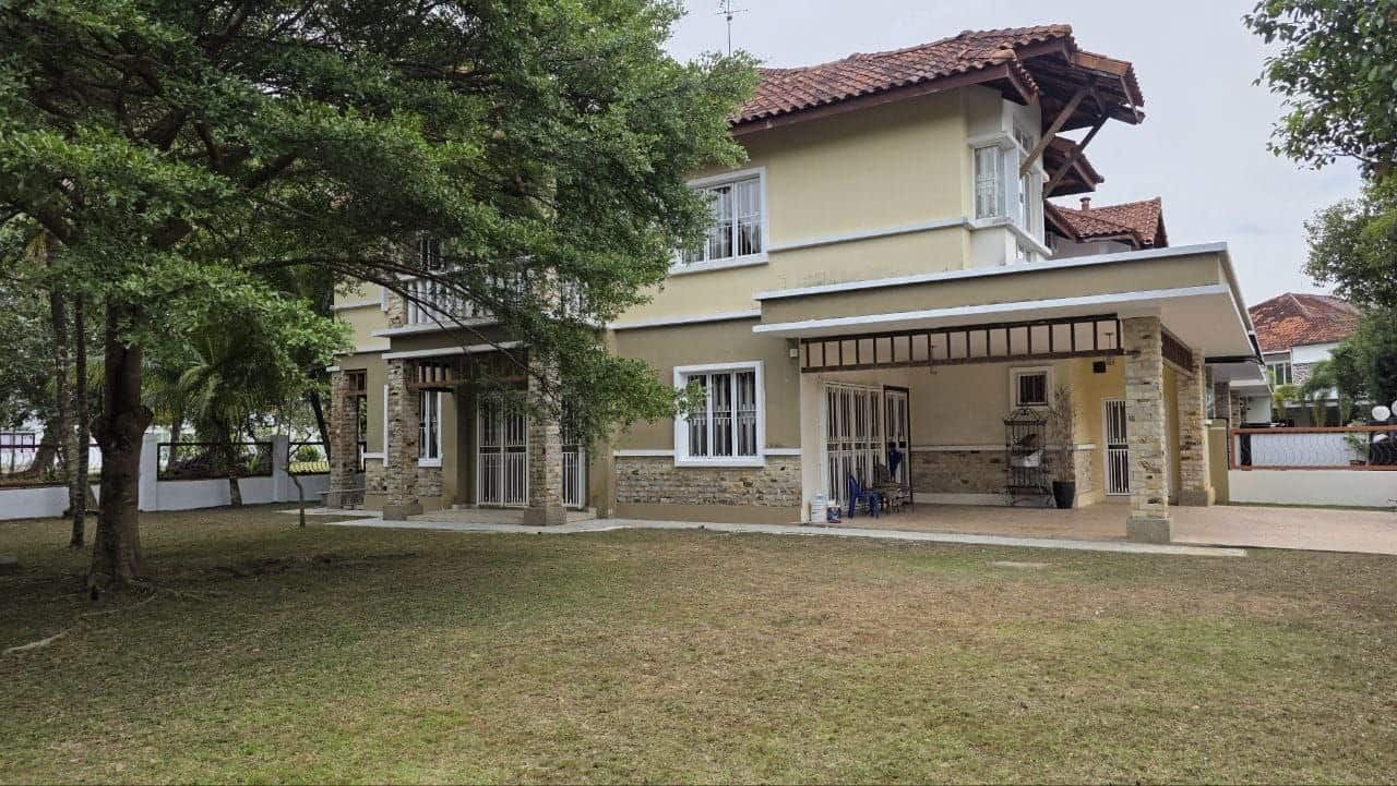 Double storey Semi-D Type-Emerald 2 Bandar Dato Onn 1