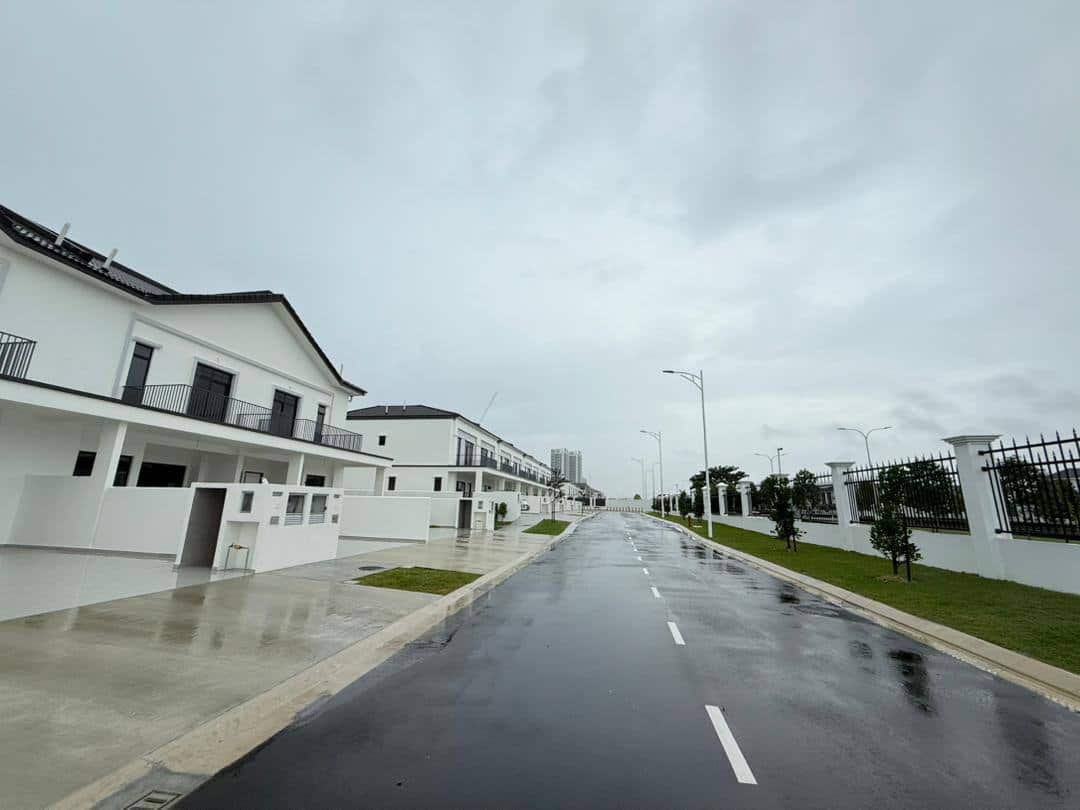 2-Storey Garden Cluster House The Commune Eco Botanic 7