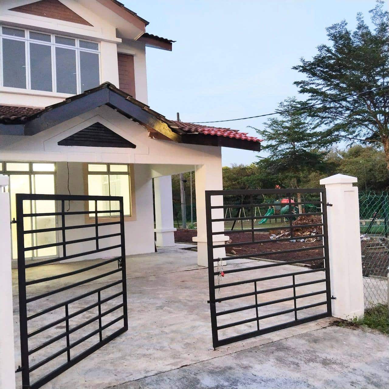 Double storey medium cost corner lot Jalan Pulai Jaya 1