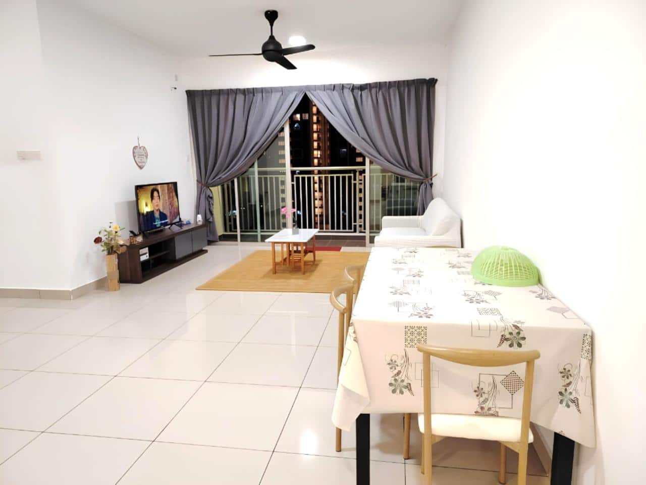 Condominium Aliff Avenue 1