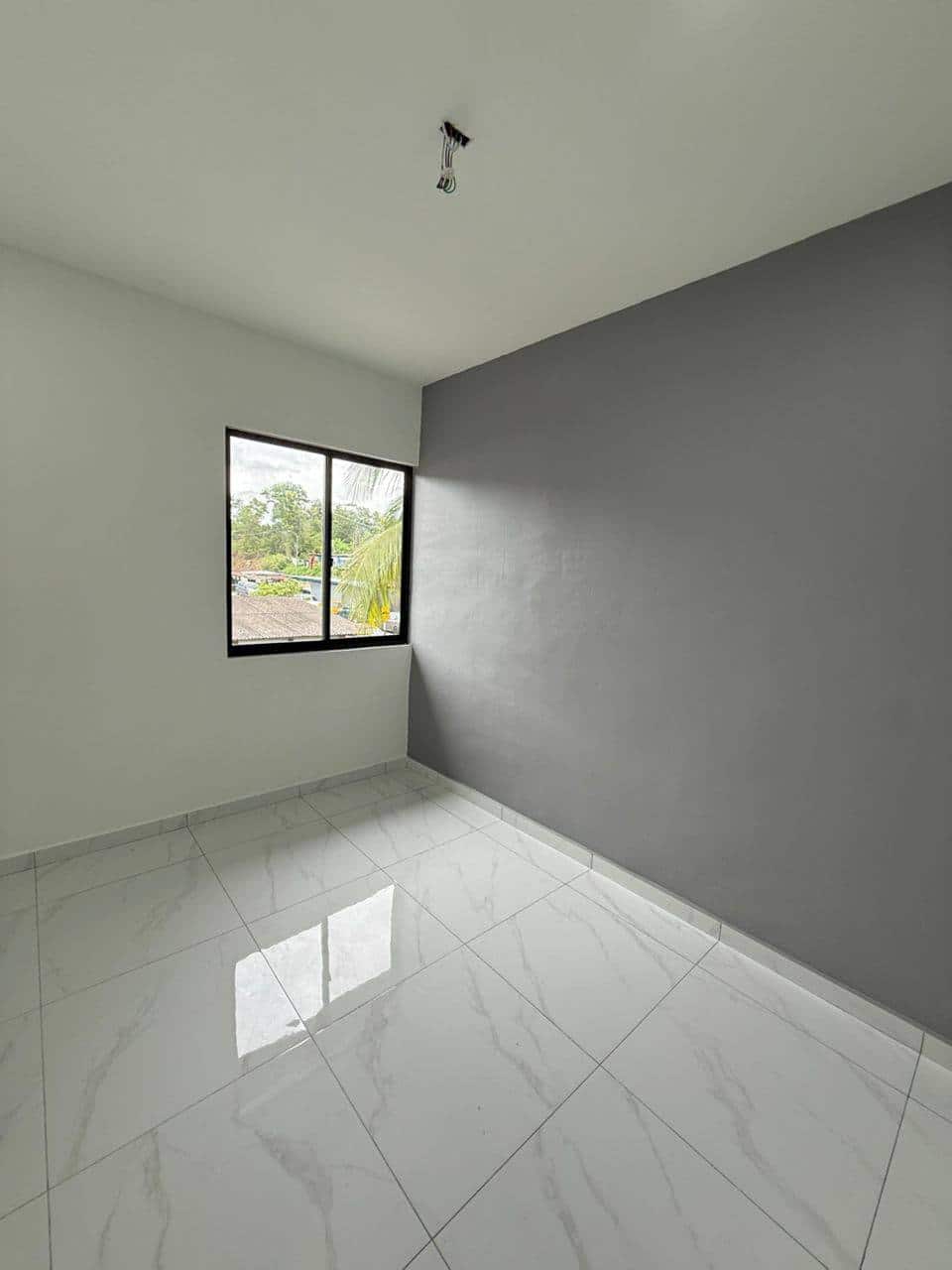 Double Storey Low Cost Corner Taman Mount Austin 6