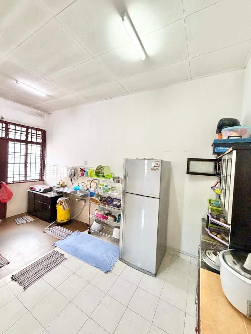 Single storey corner Pulai indah 8