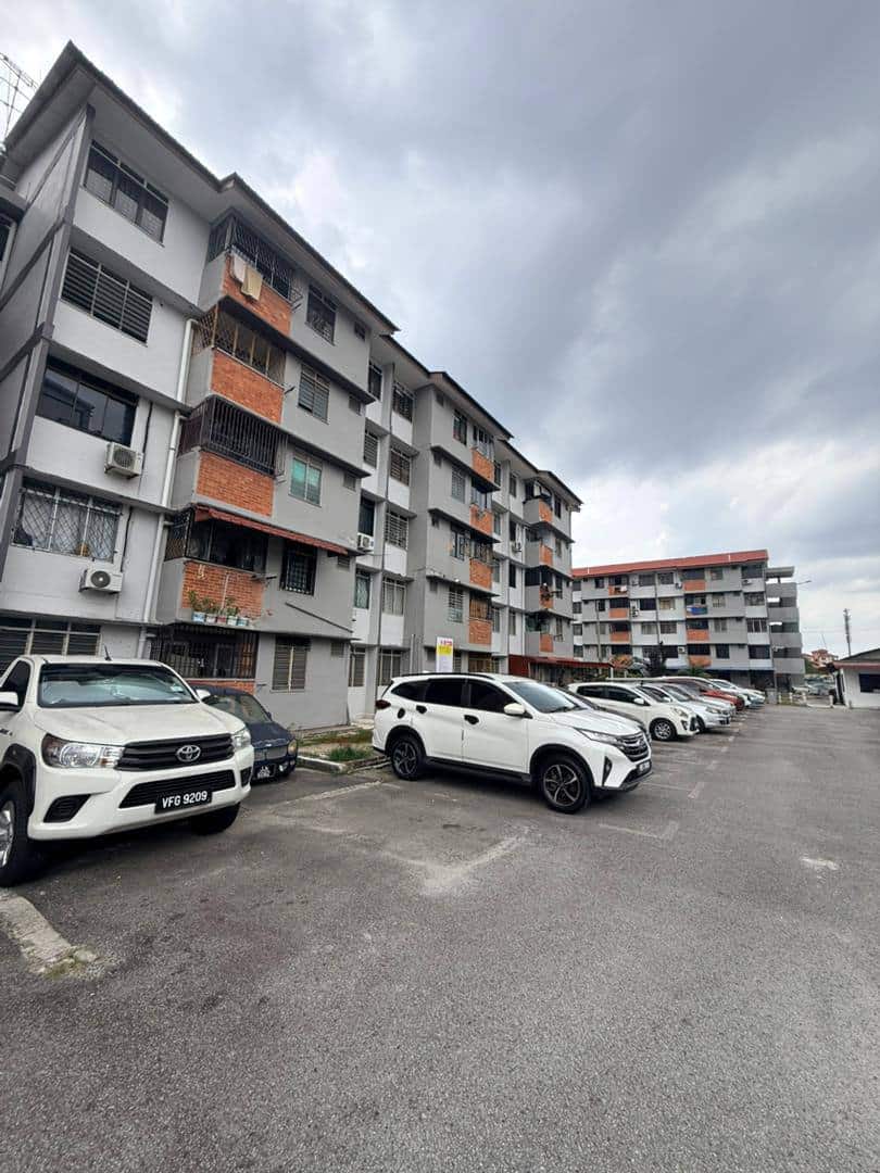 Low Cost Flat Taman Ungku Tun Aminah