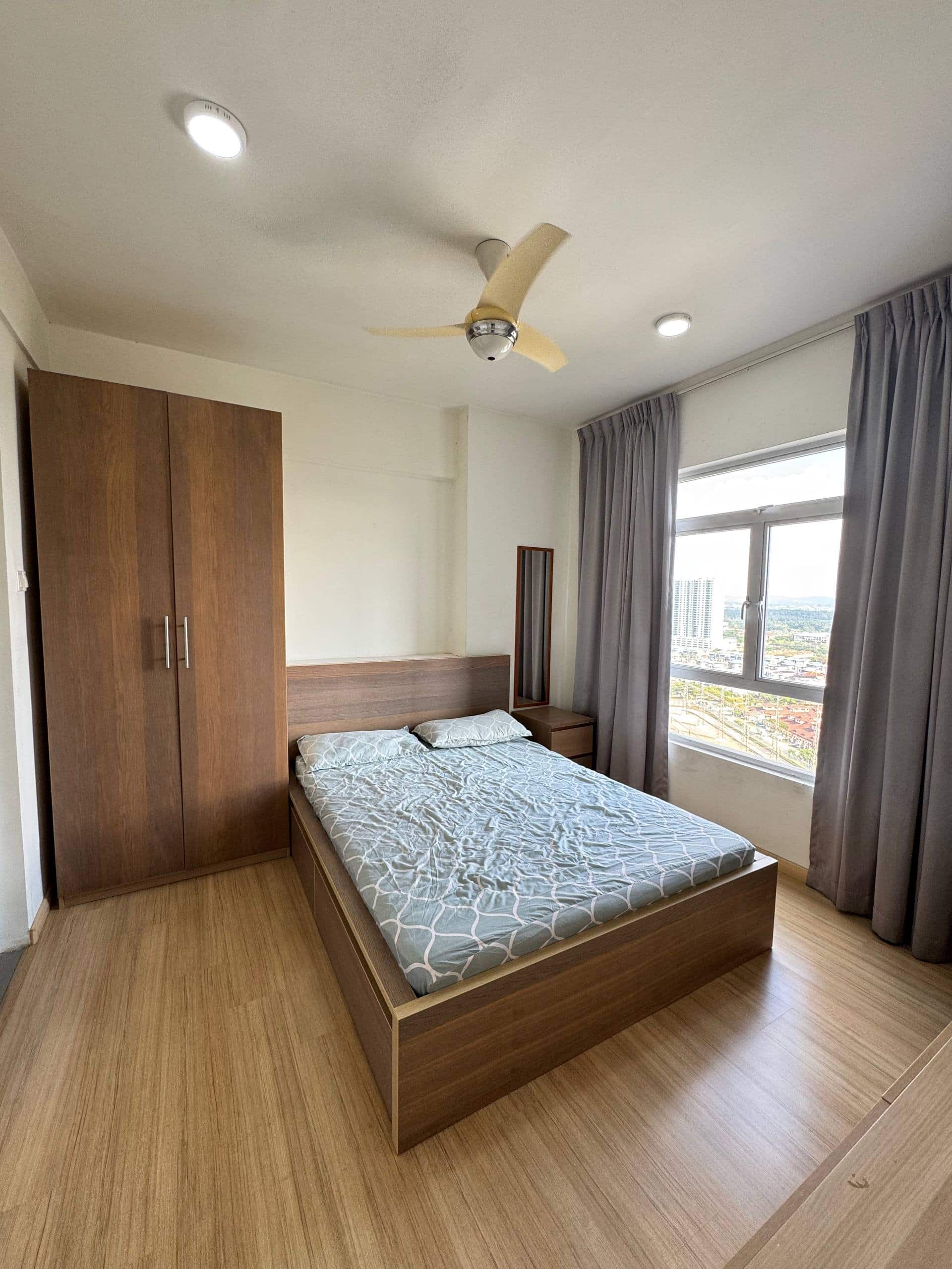Apartment Taman Perling 4