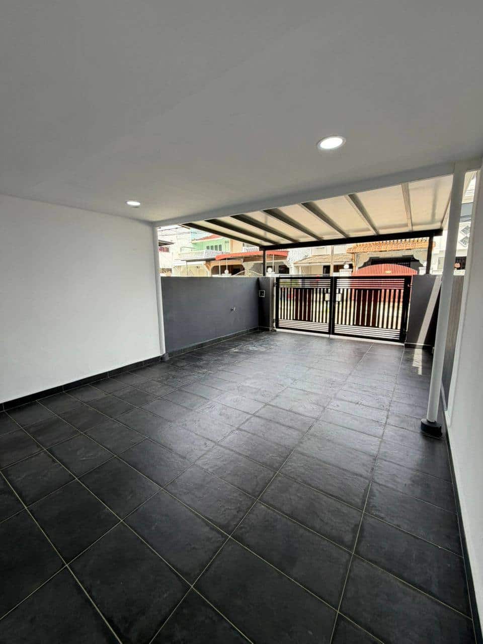 Double storey low cost Jalan Teratai 71 4