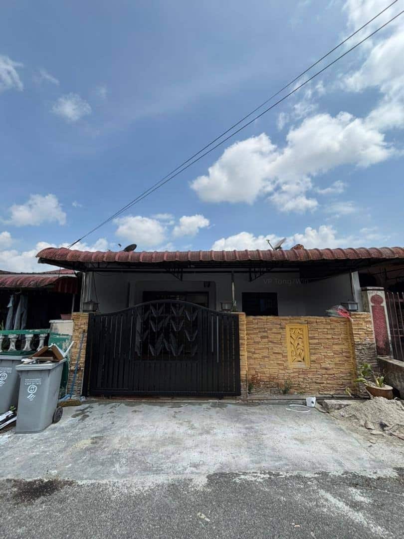 Single Storey Low Cost Intermediate unit Jalan Pakis 1x 1
